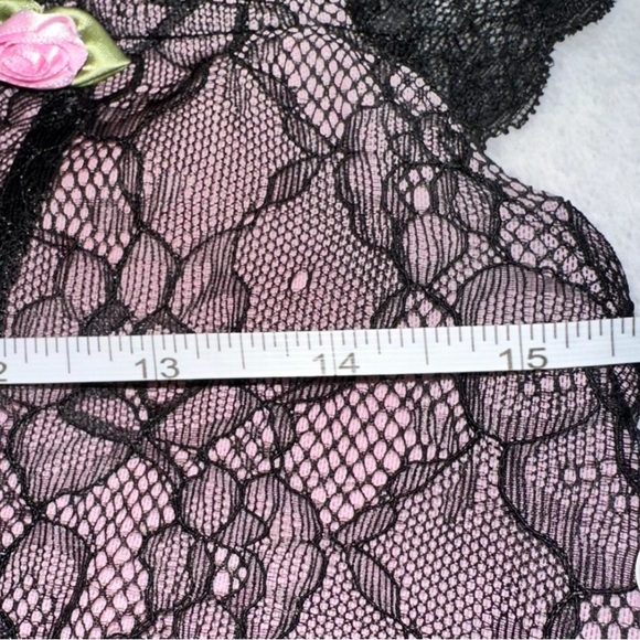 Sugar Thrillz Black and Pink lace rosette cropped top size Large indie sleeze - Picture 5 of 5